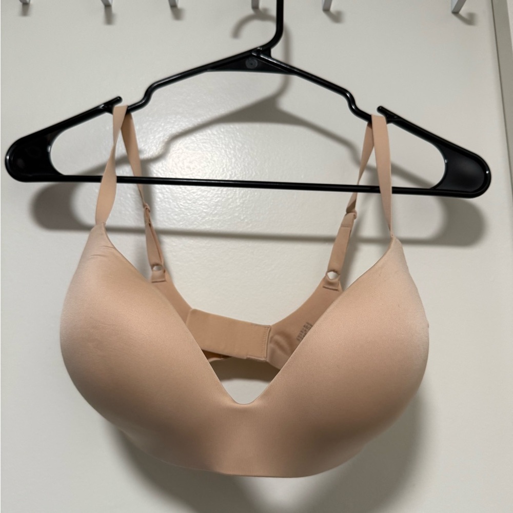 Uniqlo Nude Seamless Bra